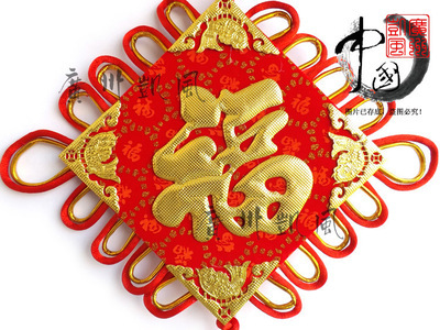 中国红双线百福结 新房客厅里的吉祥挂件，选购与审美指南